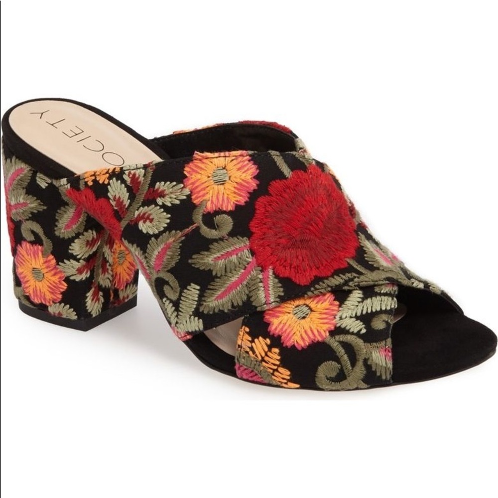 Floral Embroidered Mule